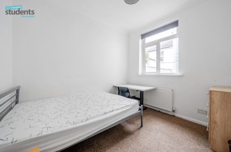 4 bedroom terraced house to rent - Photo 5