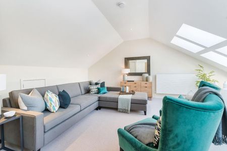 3 bedroom mews to rent - Photo 2