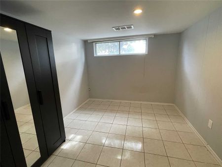 For Lease - 26 Frolick Crescent, Toronto, Ontario - Photo 2