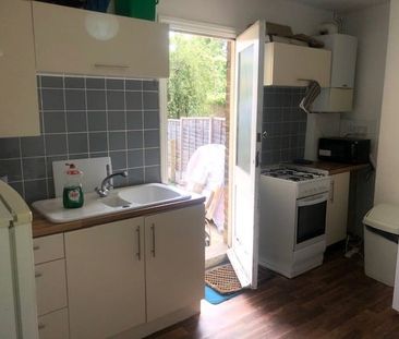 Room in a Shared House, Haig Road West, E13 - Photo 6