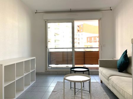 Location Appartement 2 pièces MARSEILLE 8ème - Photo 3