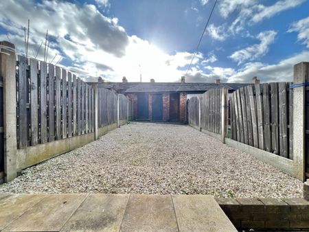 3 bedroom House To Let - Photo 4