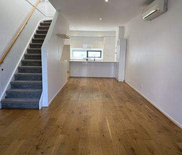 Modern Three-Level Townhouse in Prime Maidstone Location - Photo 1