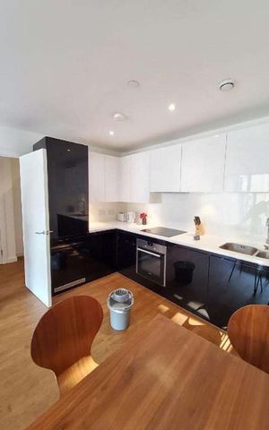 Discovery Tower, Terry Spinks Place, Canning Town, London, E16 - Photo 3