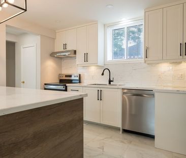 For Lease - 6 Bellvare Crescent Unit# Main House, Toronto, Ontario - Photo 2