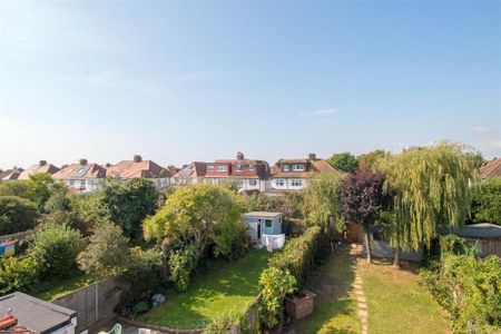 4 bedroom semi-detached house to rent - Photo 4