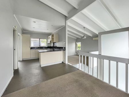 MANUREWA 3 bedroom house - Photo 5