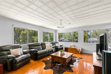 12 Franciscea Street, Everton Hills QLD 4053 - House For Rent | Domain - Photo 4