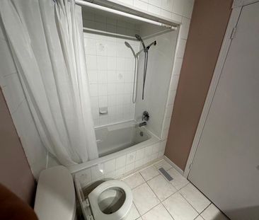 For Lease - 597 Upper Paradise Road, Hamilton, Ontario - Photo 4