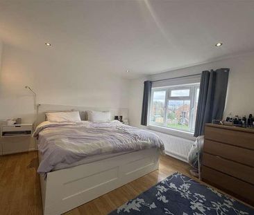 Southwell Avenue, Northolt, UB5 - Photo 4