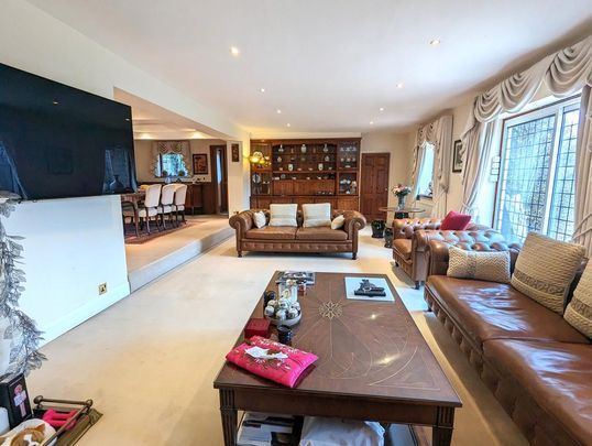 5 bedroom detached house to rent - Photo 1