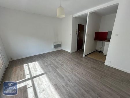 Location Appartement 1 pièce 27m² CLERMONT FERRAND 63000 - Photo 2