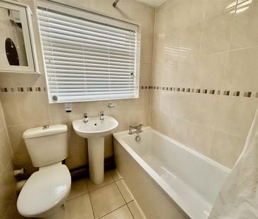 2 bedroom flat to rent - Photo 6