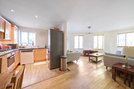 Chandler Way, London, SE15 - Photo 4