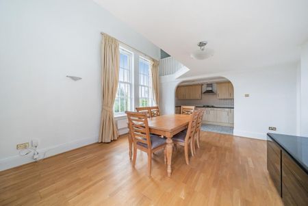 3 bedroom flat to rent - Photo 2