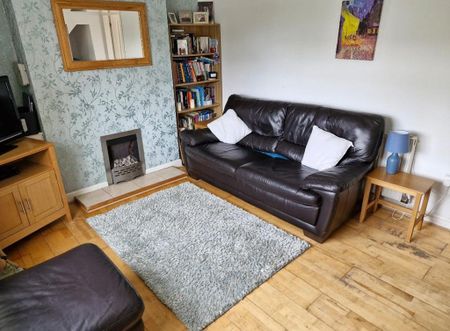 2 bedroom semi-detached house to rent - Photo 3