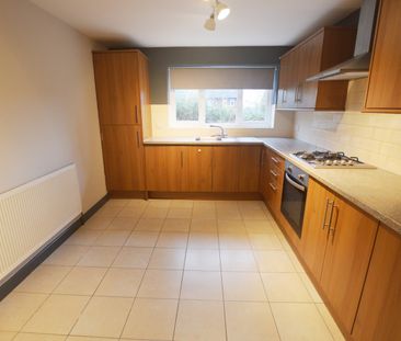 Rotherham Road, Killamarsh, Derbyshire, S21 - Photo 2