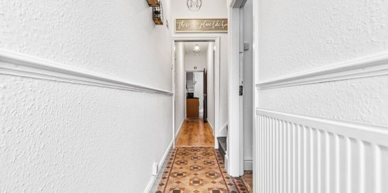 FANTASTIC LOCATION Room five - Photo 3