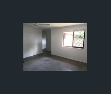 Executive 3 Bedroom Home Bundaberg West - Photo 1