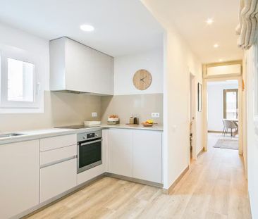 Calle de Sicília, Barcelona, Catalonia 08013 - Photo 2