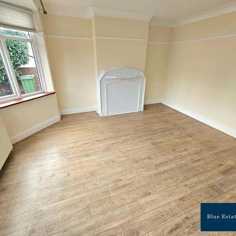 4 bedroom detached house to rent - Photo 1