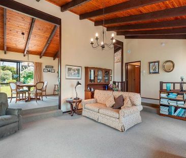 Charming 3BR Home w/ Garden! - Photo 4