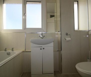 2 bedroom semi-detached house to rent - Photo 6