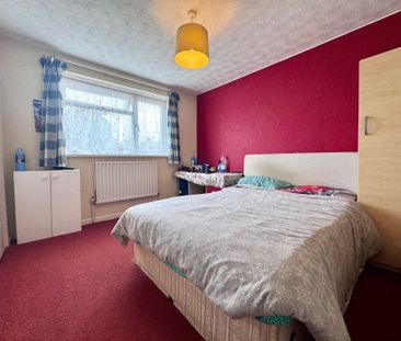 Caswell Close, Farnborough, Hampshire, GU14 - Photo 1