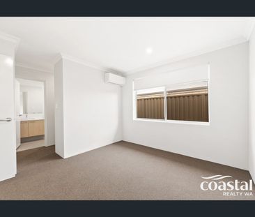 Stylish, Brand-New Dual Key Home in Peaceful Vista Estate - Photo 2