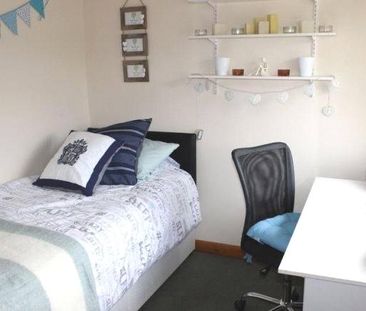 Larchwood Drive, Englefield Green, Egham, Surrey, TW20 0SL - Photo 6