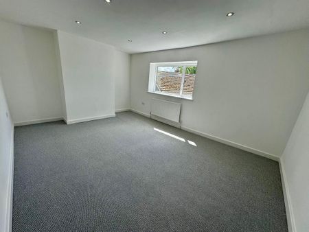 2 bedroom semi-detached house to rent - Photo 3