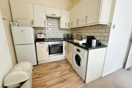 Camborne Road - Photo 4