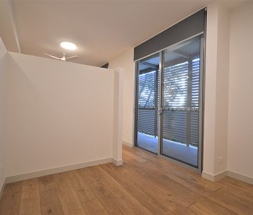 Spacious Studio - Close to City, RPA, University and King Street Ne... - Photo 1
