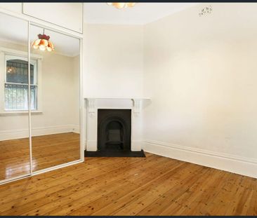 Charming Two-Bedroom Home in the Heart of Marrickville - Photo 2