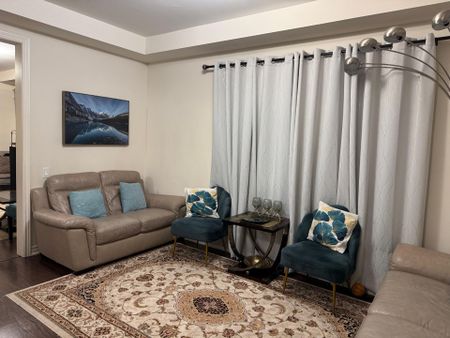 For Lease - 1 Blackberry Valley Crescent, Caledon, Ontario - Photo 2