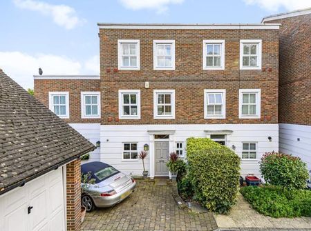5 bedroom end of terrace house to rent - Photo 2