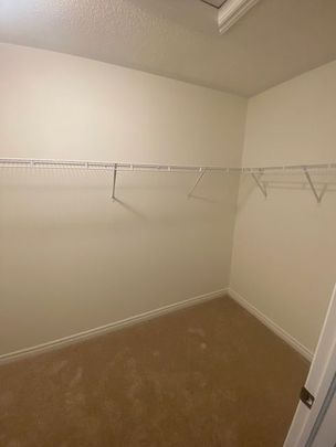 For Lease - 92 Phoenix Boulevard, Barrie, Ontario - Photo 1