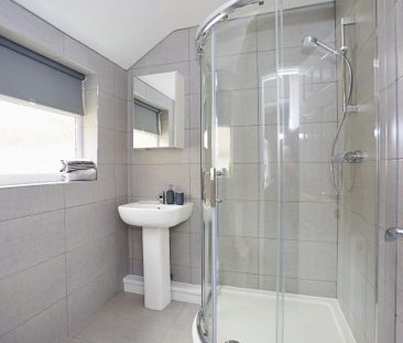 4 bedroom terraced house to rent - Photo 5