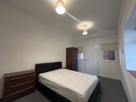3 bedroom apartment to rent - Photo 5