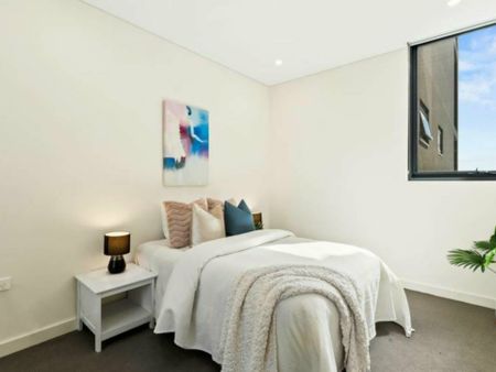 Modern & Bright 1 Bedroom Apartment ! - Photo 3