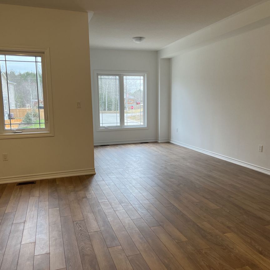 For Lease - 34 Milson Crescent Unit# Top, Essa, Ontario - Photo 1