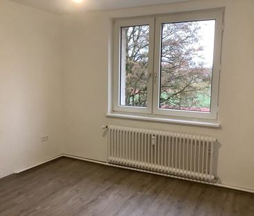 Gelegenheit: niedliche, bezahlbare und sanierte 2-Zimmer-Wohnung, s... - Foto 2