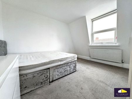 3 bedroom flat to rent - Photo 3