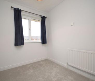 3 bedroom end of terrace house to rent - Photo 2