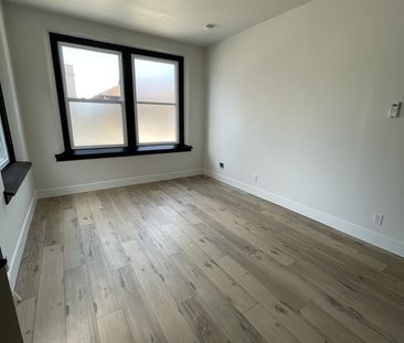 PRIME BACHELOR DOWNTOWN CHATHAM! INCLUSIVE! - Photo 1