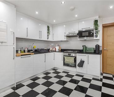 West Hill, Wandsworth, SW18 1RU - Photo 2