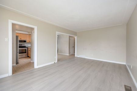 For Lease - 60 Champlain Avenue, Hamilton, Ontario - Photo 5