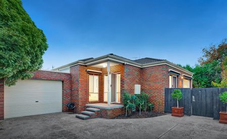 Secluded Comfort with Generous Living in the Heart of Bentleigh East! - Photo 2