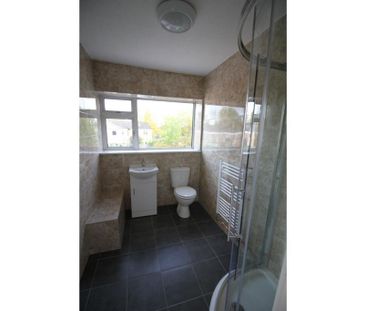 4 bedroom semi-detached house to rent - Photo 3