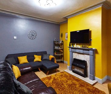 2 Bed Terraced House, Cross Flatts Terrace, LS11 - Photo 3